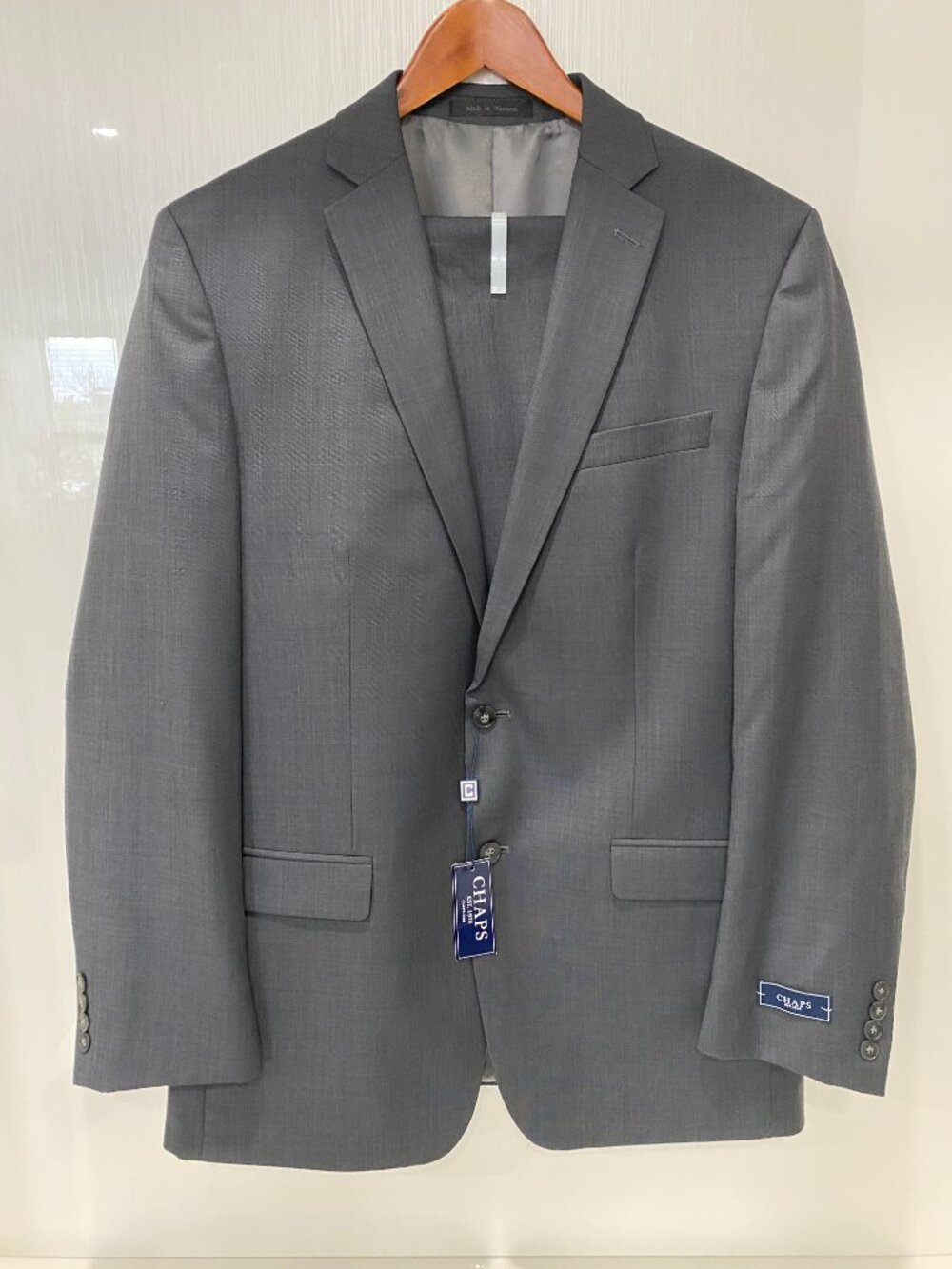 CHAPS Suit - Brand New/Never Worn - 42L